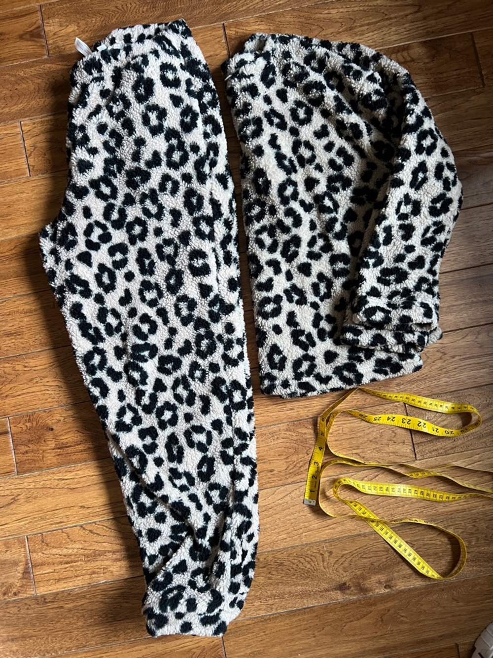 Cozy Black & Cream Leopard Print Lounge Set